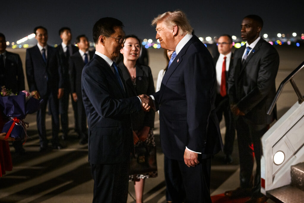 ABD Başkanı Trump Pekin’de Resmi Törenle Karşılandı