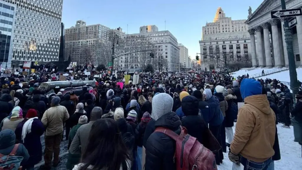 ABD’de “Ulusal Kapanma” Protestoları: Binlerce Kişi Trump Yönetimine Karşı Sokakta