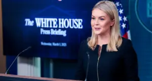 Beyaz Saray’dan Kritik Saat 03.00 Mesajı: “Ne Yapacağını Sadece Trump Biliyor”