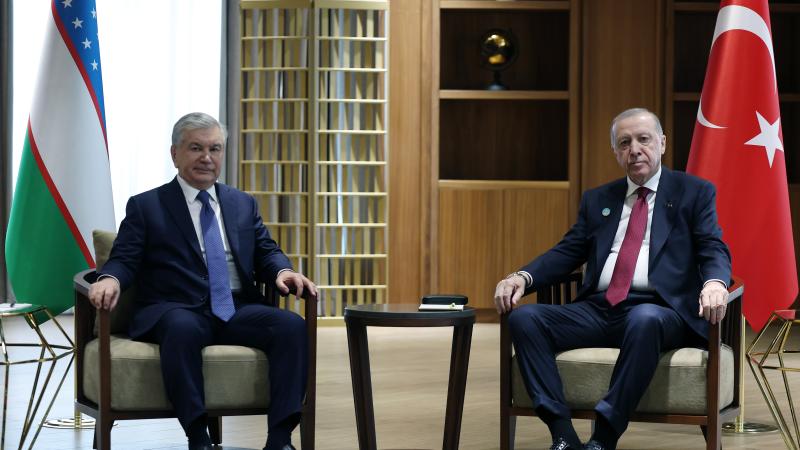 Cumhurbaşkanı Erdoğan ve Mirziyoyev Türkistan’da Bir Araya Geldi