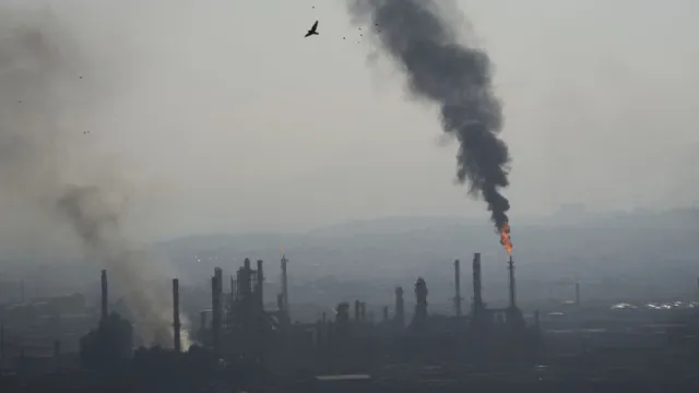İran-İsrail Hattında “Rafineri Savaşı”: Karşılıklı Darbeler