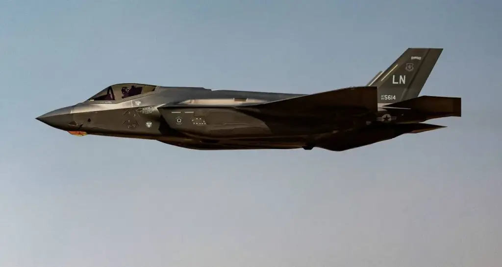 İran Semalarında Sıcak Temas: ABD’ye Ait F-35 Acil İniş Yaptı