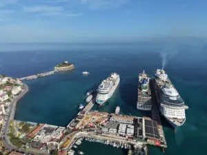 Kuşadası’na kruvaziyerlerle 9 bin 132 turist geldi