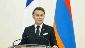 Macron’dan İsrail’e Kınama: “Lübnan Ateşkes Kapsamına Tam Dahil Edilmeli”