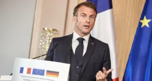 Macron’dan Hürmüz Diplomasisi: “Abluka Koşulsuz Olarak Kaldırılmalı”