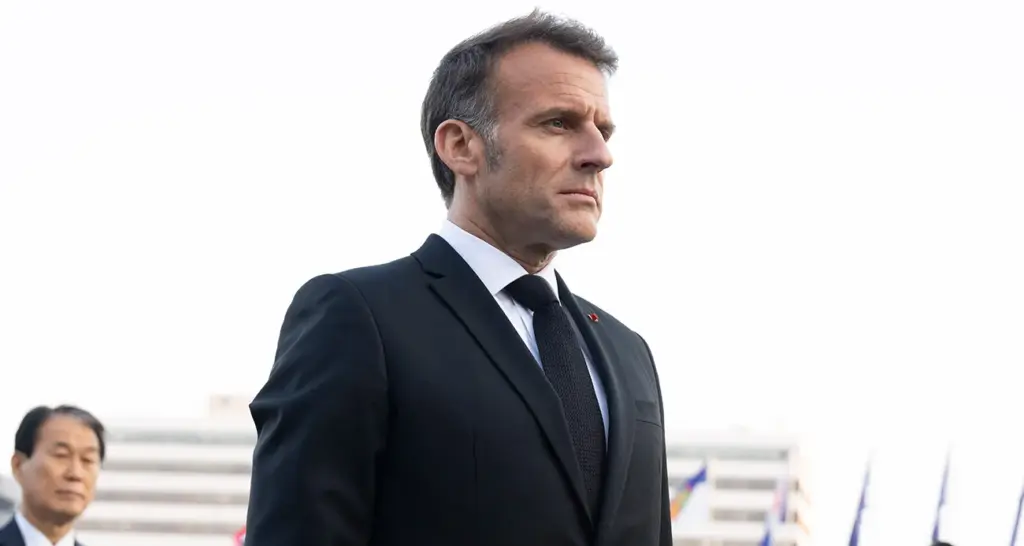 Macron’dan Trump’a Sert Yanıt: “Hürmüz’ü Askeri Güçle Açmak Gerçekçi Değil”