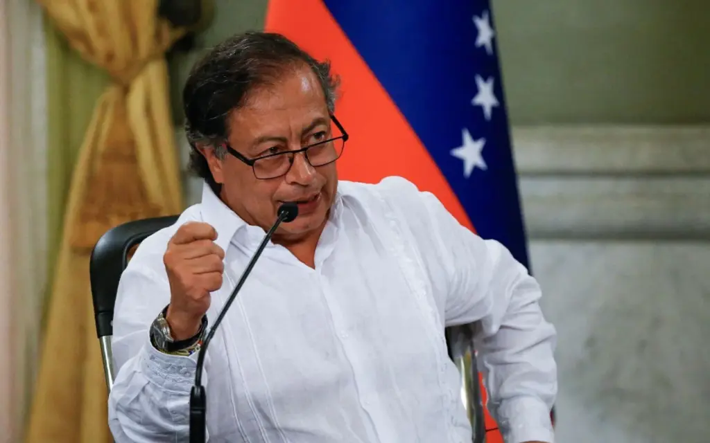 Petro’dan Trump’a Rest: “Kolombiya’yı Savunmak İçin Silah Kuşanırım”