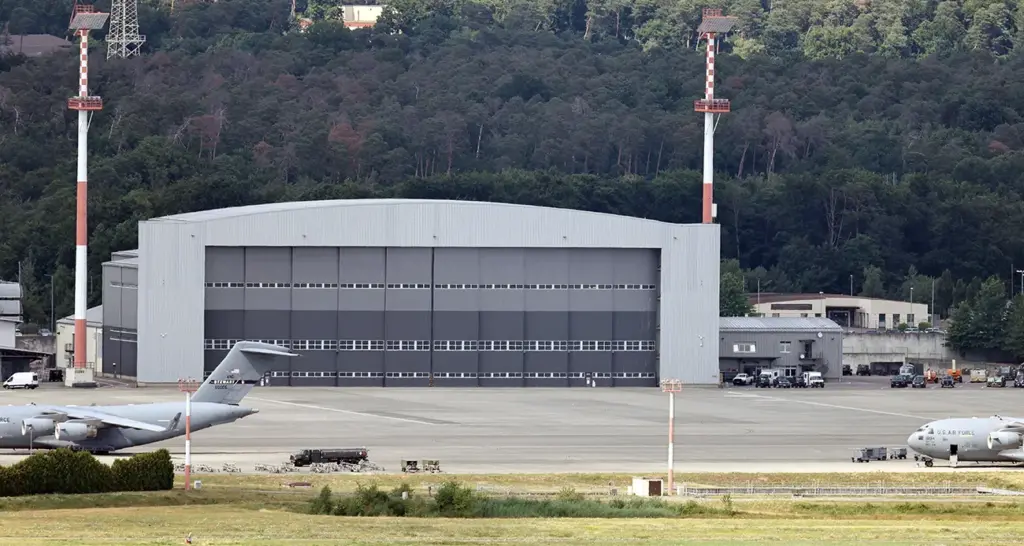 Transatlantik Hattında Askeri Kriz: Trump’ın “Almanya” Resti ve 39 Bin Askerin Geleceği