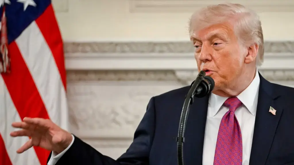 Trump: “İran Anlaşma İçin Can Atıyor, Donanmaları Okyanusun Dibinde”