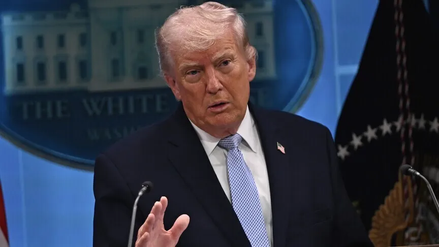 Trump’tan İran’a “Beyaz Bayrak” Çağrısı: “Anlaşma Yapmazlarsa Hayatta Kalamazlar”
