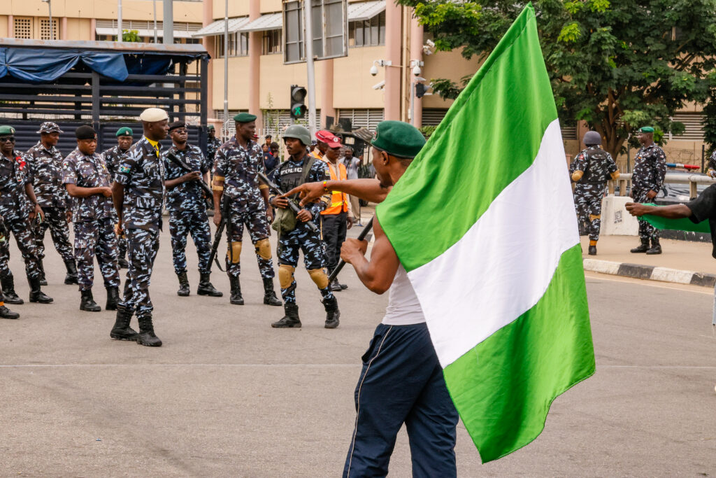 Nijerya’nın başkenti Abuja’daki güvenlik ve ekonomik kriz protestosuna polis müdahalesi