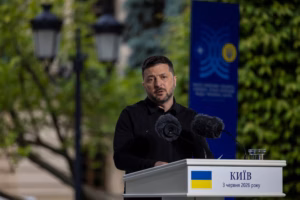 Zelenski: Rusya, Çernobil Nükleer Tesisini Hedef Aldı