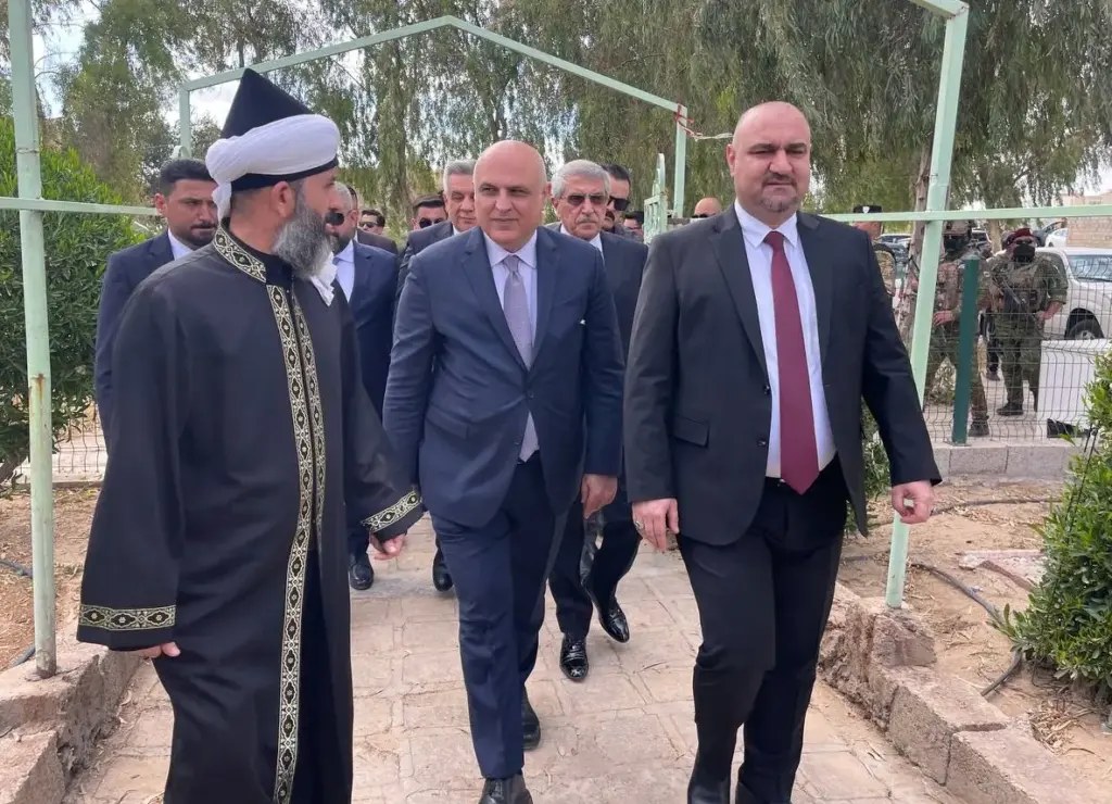 Azerbaycan’ın Bağdat Büyükelçisi Nadiroğlu, tarihi Kerkük Kalesi’ni ziyaret etti