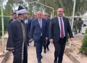 Azerbaycan’ın Bağdat Büyükelçisi Nadiroğlu, tarihi Kerkük Kalesi’ni ziyaret etti