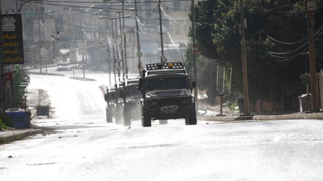 İsrail ordusu Batı Şeria’da bir Filistinliyi yaraladı, 17 kişiyi gözaltına aldı