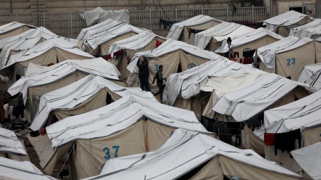 İsrail çadırlara saldırdı, 2 kişi hayatını kaybetti