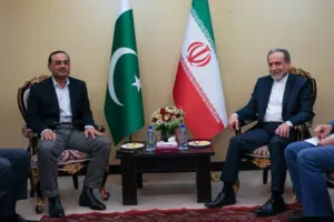 İran Dışişleri Bakanı Erakçi ile Pakistan Genelkurmay Başkanı Munir Tahran’da görüştü