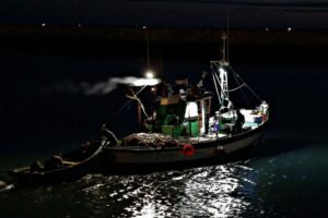 Karadeniz’de Türk bayraklı balıkçı teknesine saldırı: 1 ölü, 4 yaralı