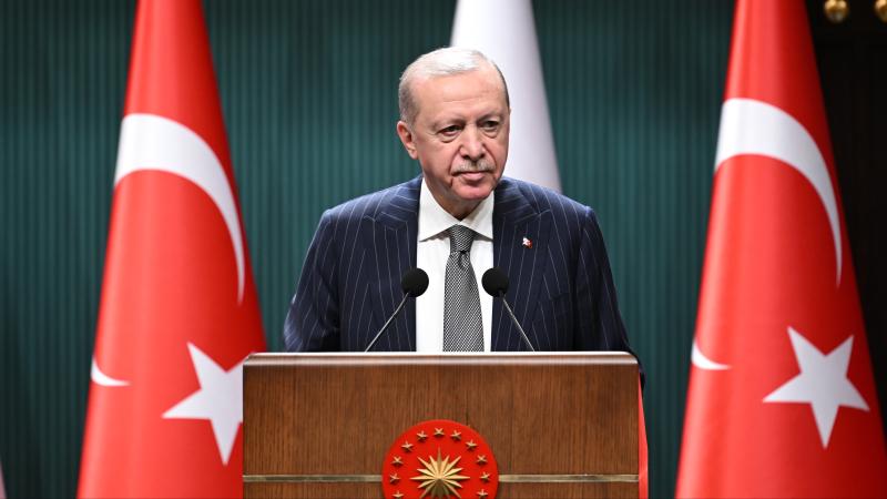 Cumhurbaşkanı Erdoğan Türkmenistan Milli Lideri Berdimuhamedov ile görüştü