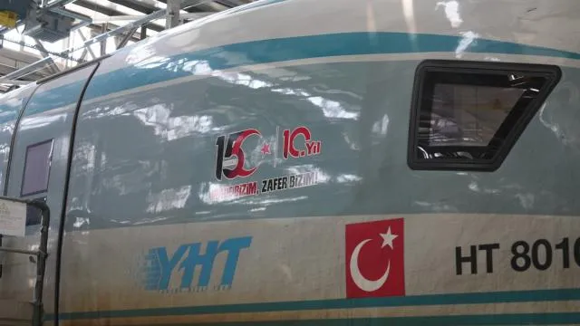 15 Temmuz’un yıl dönümünde YHT özel logoyla sefer yapacak