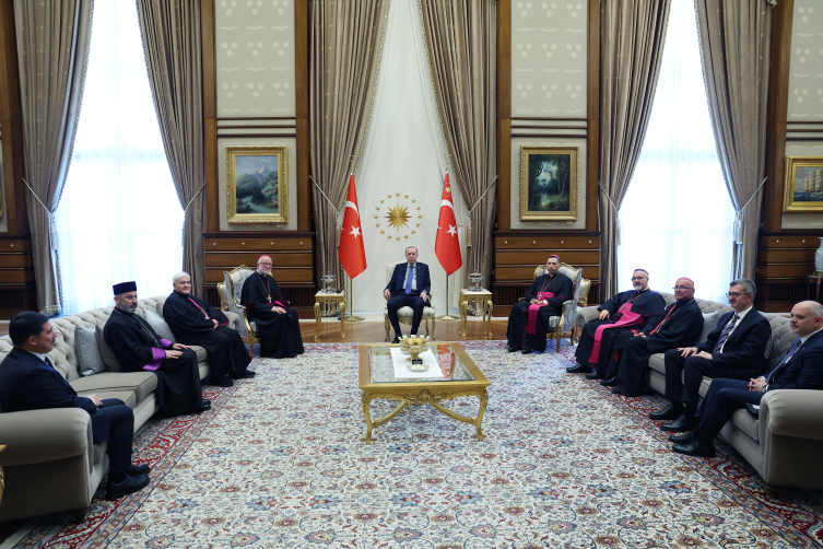 Cumhurbaşkanı Erdoğan Türkiye Katolik Episkoposlar heyetini kabul etti