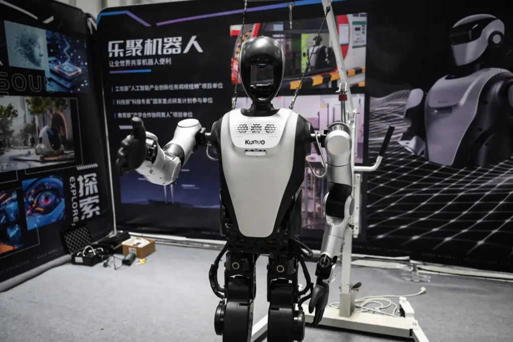 Çin’de Yapay Zeka Robot Sergisi düzenlendi