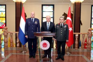 Milli Savunma Bakanı Güler, Hollanda Genelkurmay Başkanı Orgeneral Eichelsheim’i kabul etti