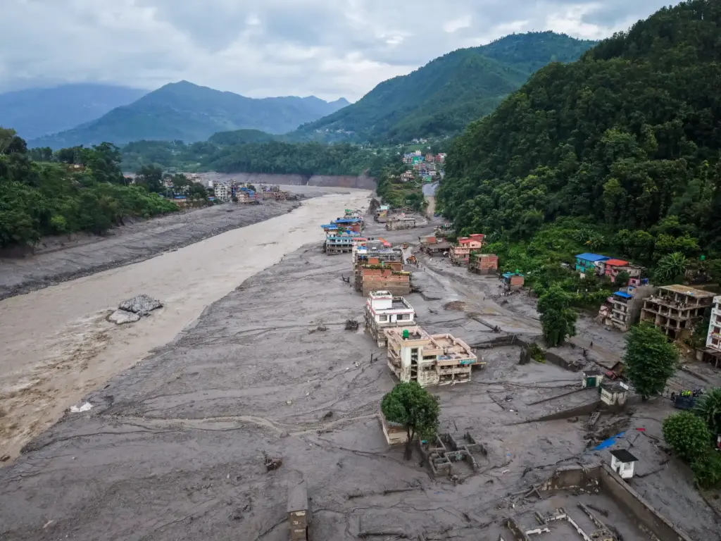Nepal’deki sel felaketinde Çin tarafında can kaybı 7’ye yükseldi