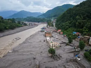 Nepal’deki sel felaketinde Çin tarafında can kaybı 7’ye yükseldi