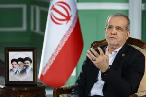 Pezeşkiyan: ABD taahhütlerini yerine getirirse Hürmüz Boğazı açılabilir