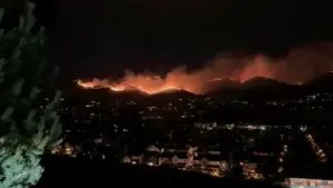 ABD’nin Nevada eyaletindeki orman yangınında 42 bin kişiye tahliye emri verildi