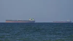 BAE’ye ait iki ADNOC tankeri Hürmüz Boğazı’nda hedef alındı