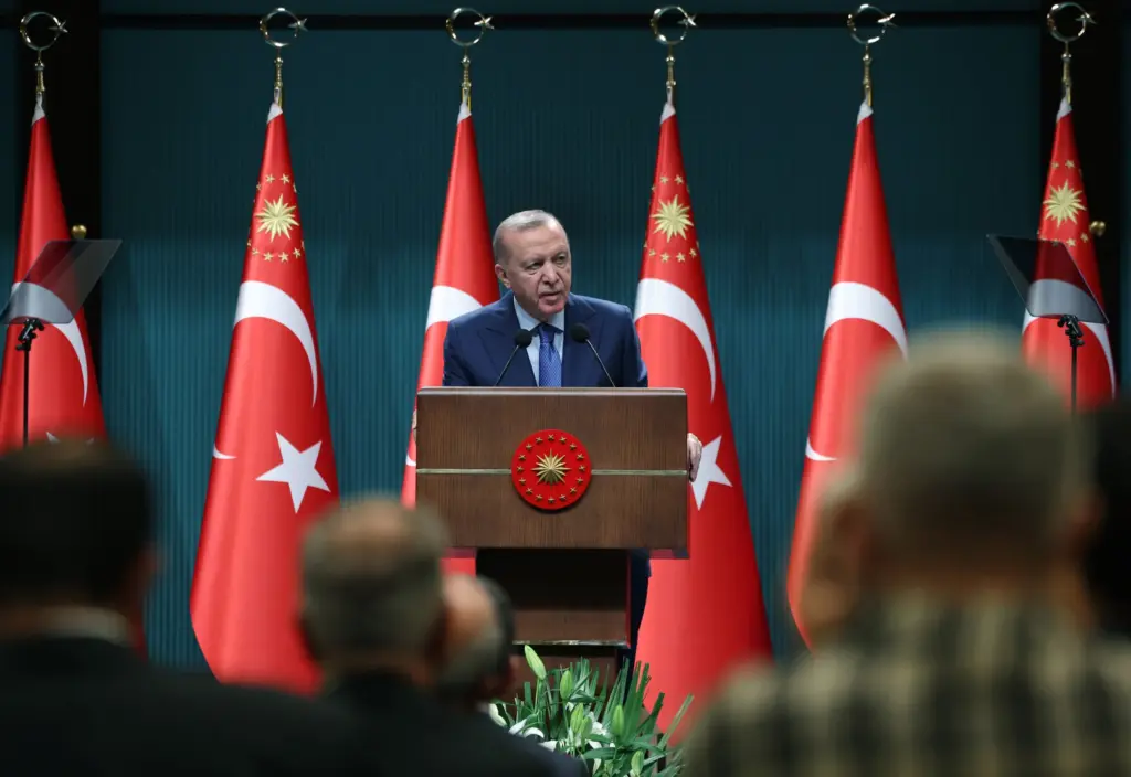 Özgür Özel’e Cumhurbaşkanı Erdoğan’a Yönelik Sözleri Nedeniyle 800 Bin TL Tazminat Cezası