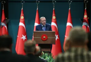 Özgür Özel’e Cumhurbaşkanı Erdoğan’a Yönelik Sözleri Nedeniyle 800 Bin TL Tazminat Cezası